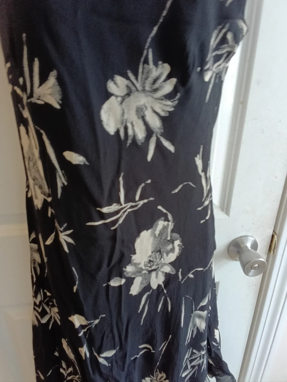 EVAN-PICONE Sleeveless Black Floral Midi Dress Size 16 But This Brand Run 10 - Picture 5 of 7